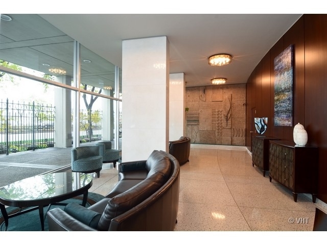 1150 N LAKE SHORE Drive 3J