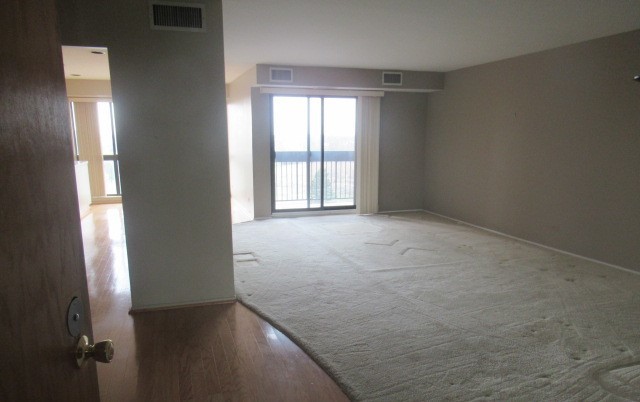 701 Forum Square 607