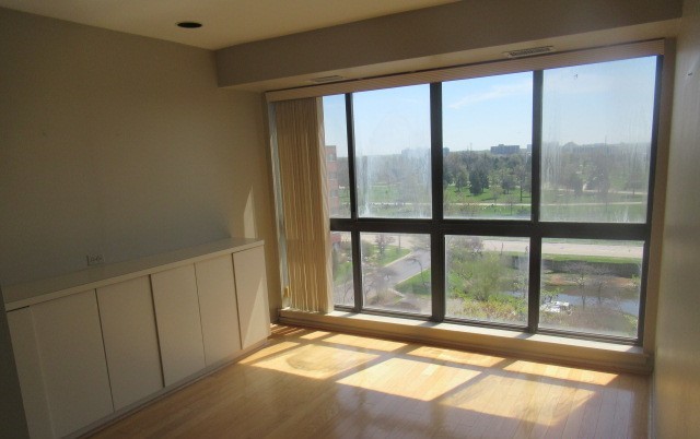 701 Forum Square 607