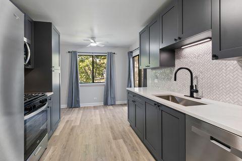 Tiny photo for 1182 Buckingham Court #D2, Wheeling, IL 60090 (MLS # 12505658)