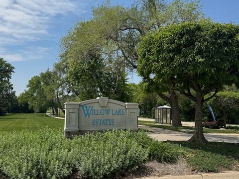 1124 Bayside Road Elgin IL 60123