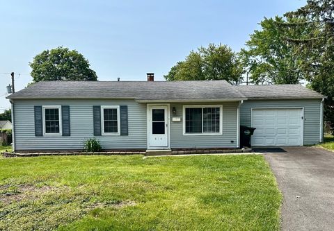 Photo of 814 Spruce Court, Streamwood, IL 60107 (MLS # 12383613)