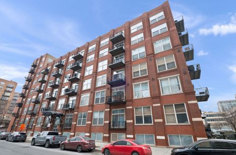 Photo of 420 S CLINTON Street #110A, Chicago, IL 60607 (MLS # 12612754)