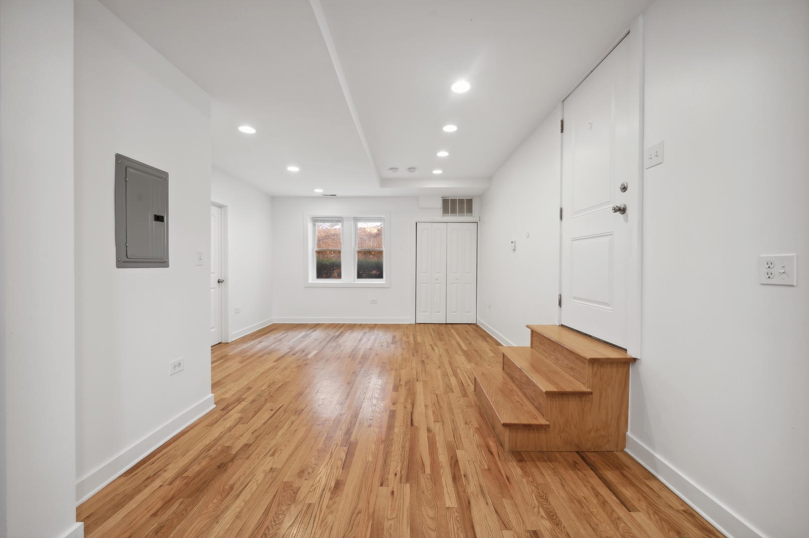 1432 N Maplewood Avenue 103