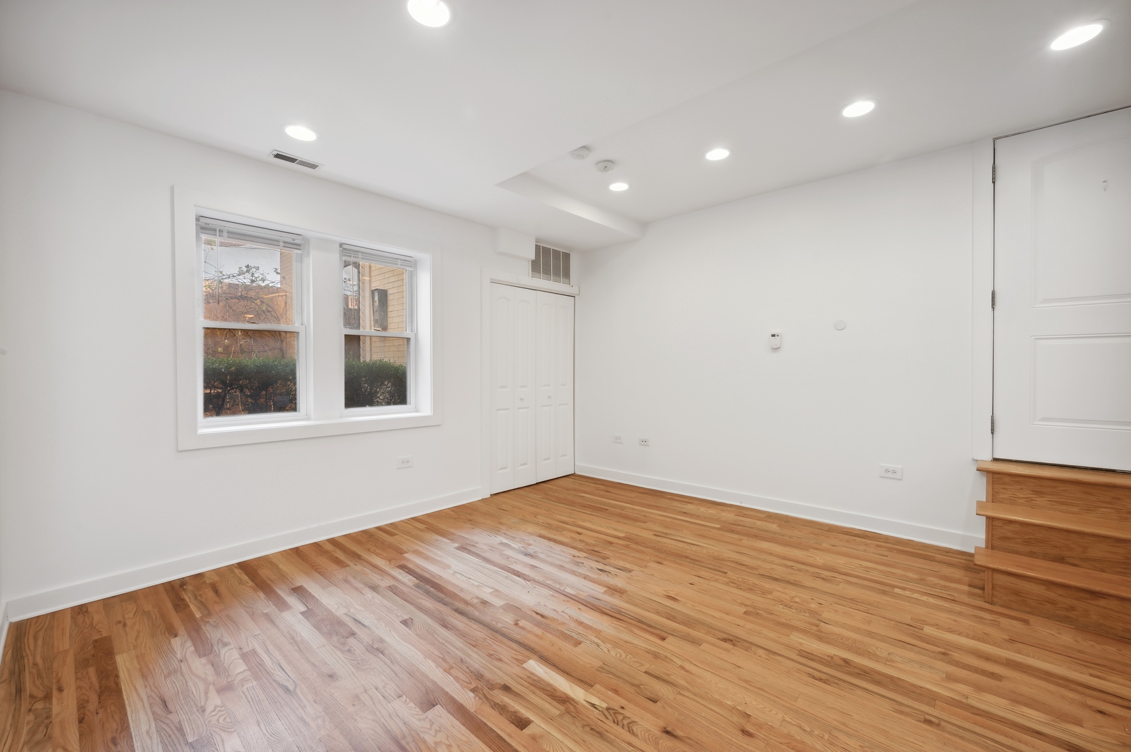 1432 N Maplewood Avenue 103