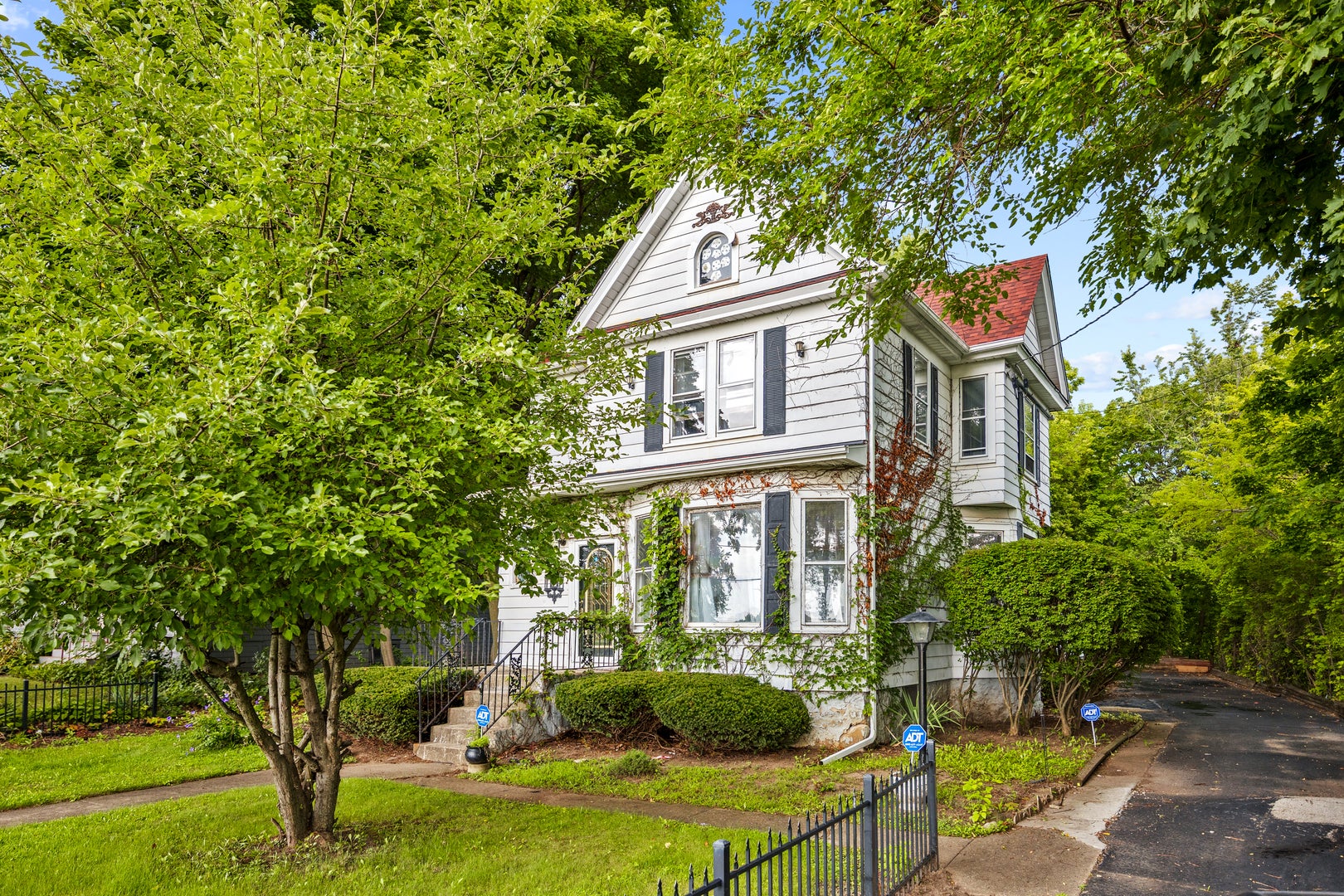 526 W South Street