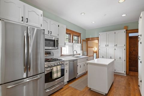 Tiny photo for 215 E Elm Avenue, La Grange, IL 60525 (MLS # 12488088)