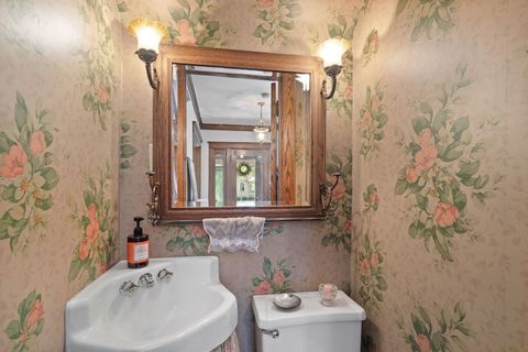 Tiny photo for 215 E Elm Avenue, La Grange, IL 60525 (MLS # 12488088)