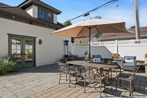 Tiny photo for 215 E Elm Avenue, La Grange, IL 60525 (MLS # 12488088)