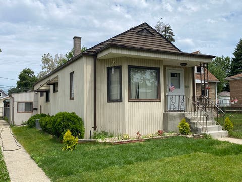 Photo of 2734 W 98th Place, Evergreen Park, IL 60805 (MLS # 12686357)