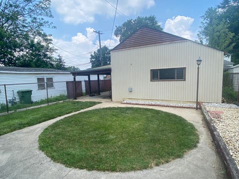 Tiny photo for 2734 W 98th Place, Evergreen Park, IL 60805 (MLS # 12686357)