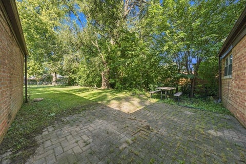 Tiny photo for 10912 S Komensky Avenue, Oak Lawn, IL 60453 (MLS # 12772212)