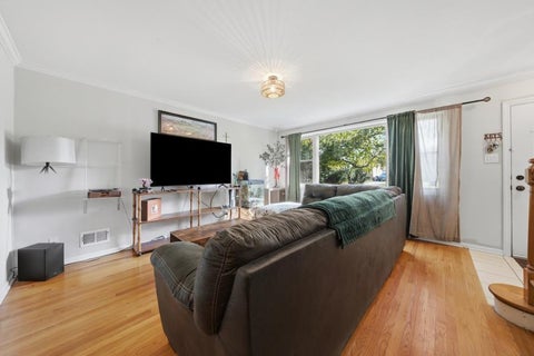 Tiny photo for 10912 S Komensky Avenue, Oak Lawn, IL 60453 (MLS # 12772212)