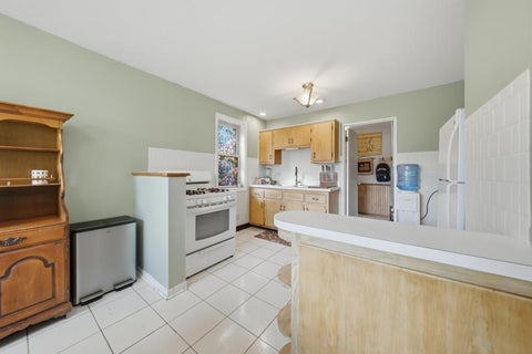 Tiny photo for 10912 S Komensky Avenue, Oak Lawn, IL 60453 (MLS # 12772212)
