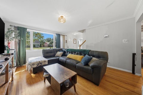 Tiny photo for 10912 S Komensky Avenue, Oak Lawn, IL 60453 (MLS # 12772212)
