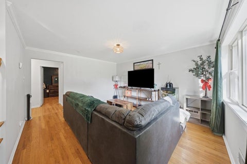 Tiny photo for 10912 S Komensky Avenue, Oak Lawn, IL 60453 (MLS # 12772212)