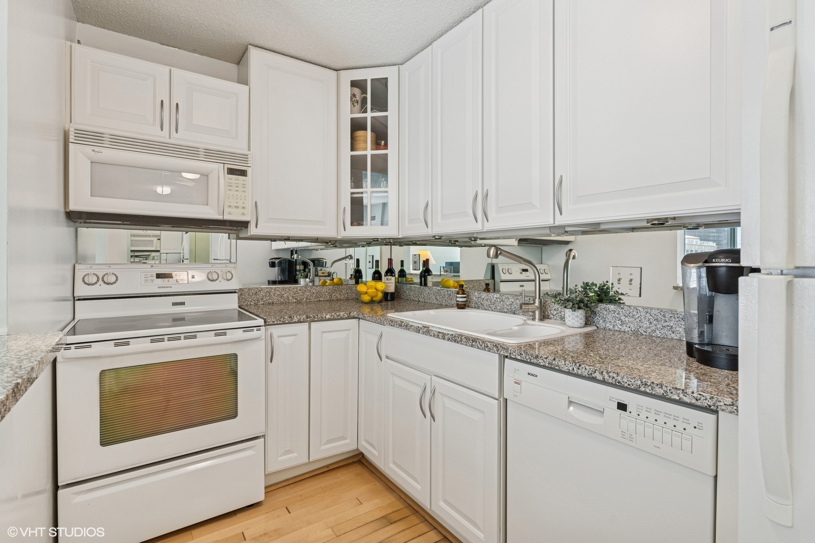 440 N Mcclurg Court 805