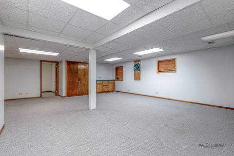 Tiny photo for 8 N Old Creek Road, Vernon Hills, IL 60061 (MLS # 12744194)