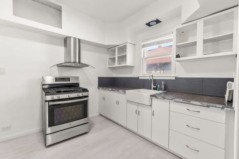 Tiny photo for 124 W Naperville Road, Westmont, IL 60559 (MLS # 12486431)