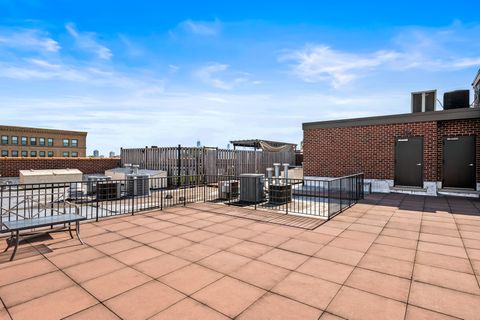 Tiny photo for 2401 N Janssen Avenue #203, Chicago, IL 60614 (MLS # 12489323)