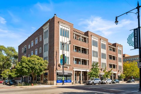 Photo of 2401 N Janssen Avenue #203, Chicago, IL 60614 (MLS # 12489323)