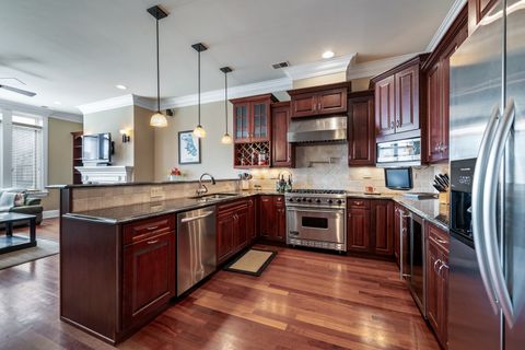 Tiny photo for 2401 N Janssen Avenue #203, Chicago, IL 60614 (MLS # 12489323)
