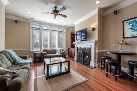 Tiny photo for 2401 N Janssen Avenue #203, Chicago, IL 60614 (MLS # 12489323)