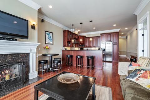 Tiny photo for 2401 N Janssen Avenue #203, Chicago, IL 60614 (MLS # 12489323)