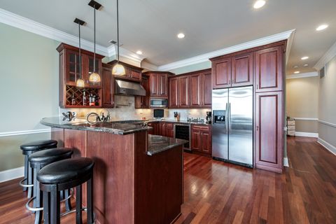 Tiny photo for 2401 N Janssen Avenue #203, Chicago, IL 60614 (MLS # 12489323)