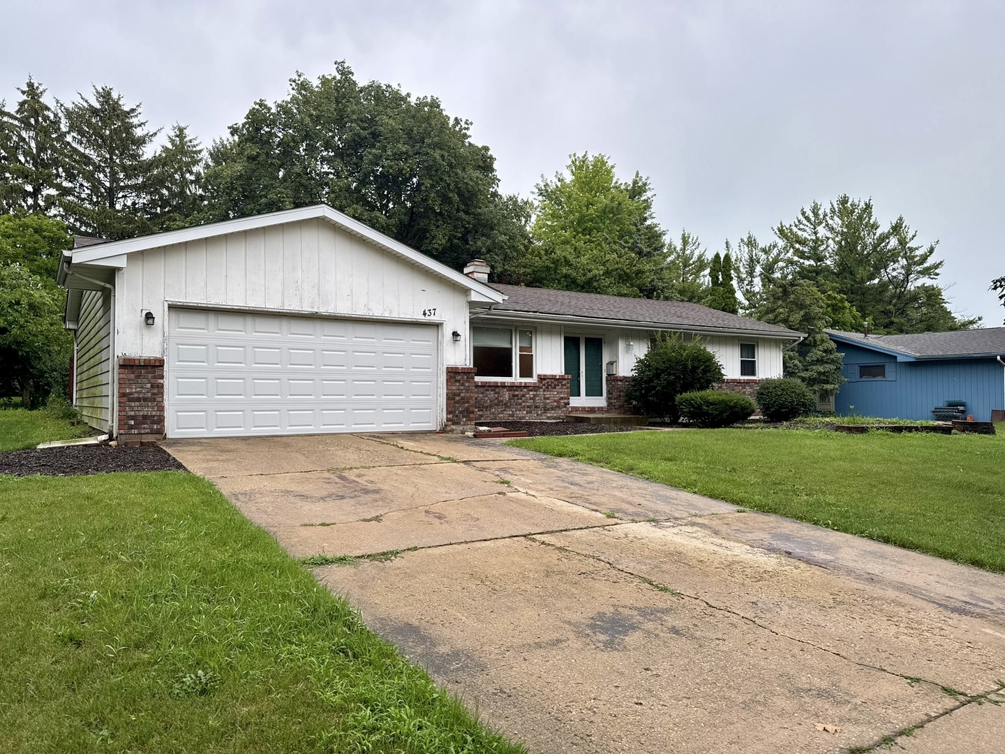437 W Hillcrest Drive