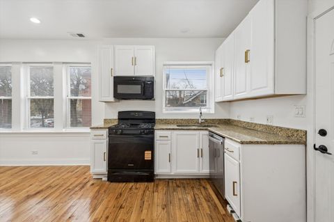 Tiny photo for 3849 W Ainslie Street #1, Chicago, IL 60625 (MLS # 12612963)