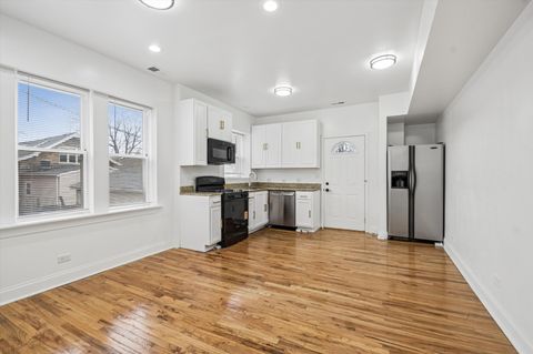 Tiny photo for 3849 W Ainslie Street #1, Chicago, IL 60625 (MLS # 12612963)