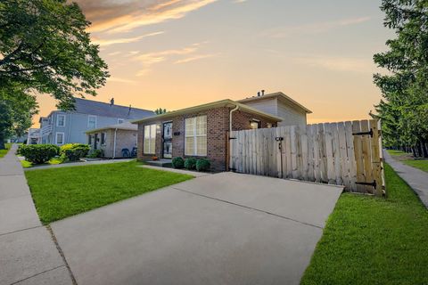 Photo of 7747 W 62nd Street, Summit, IL 60501 (MLS # 12478356)