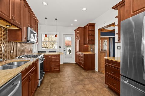 Tiny photo for 732 S Kenilworth Avenue, Oak Park, IL 60304 (MLS # 12592045)