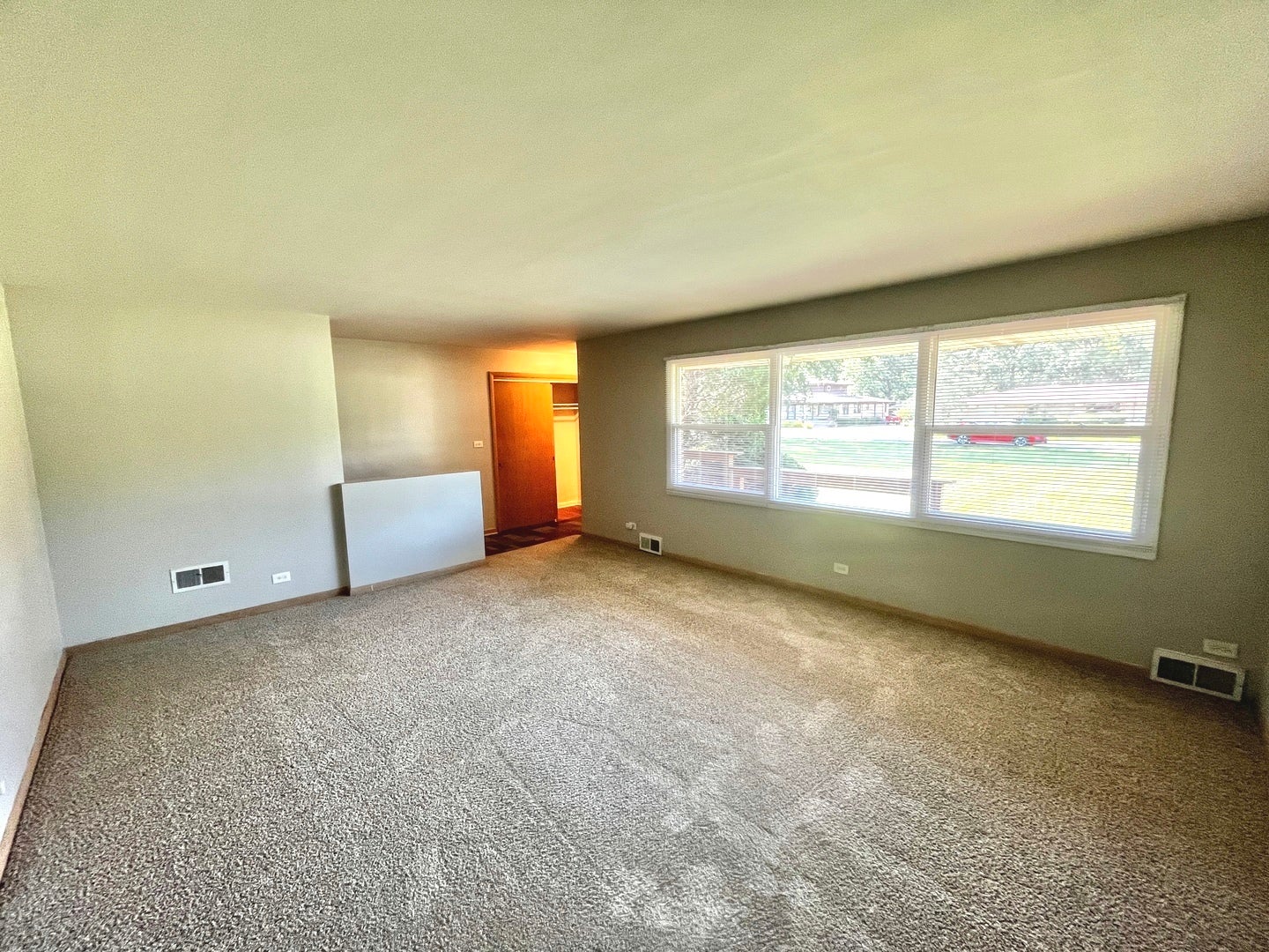 2543 Oakwood Drive
