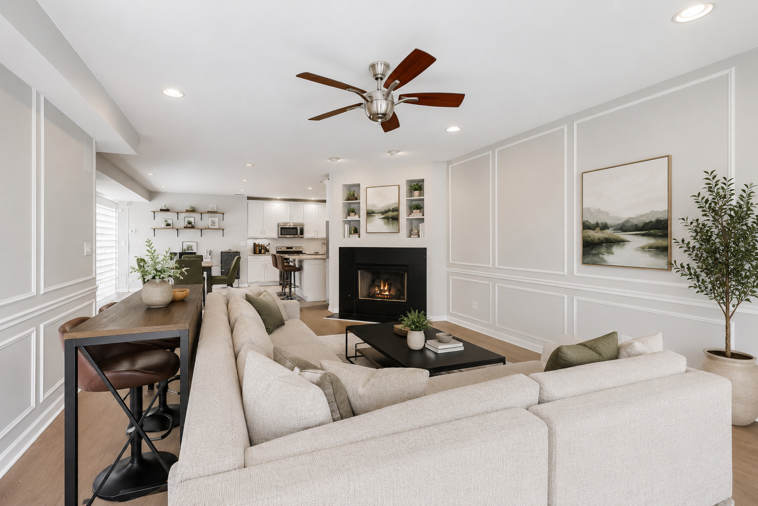 308 W Evergreen Avenue 2