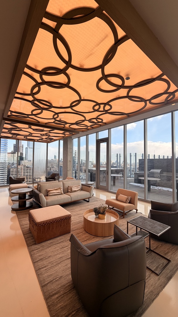 205 S Peoria Street 1515