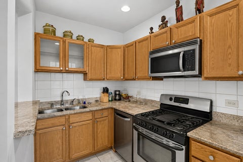 Tiny photo for 5100 S Hyde Park Boulevard #2D, Chicago, IL 60615 (MLS # 12734957)