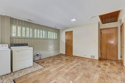 Tiny photo for 1401 Park Ridge Boulevard, Park Ridge, IL 60068 (MLS # 12514100)