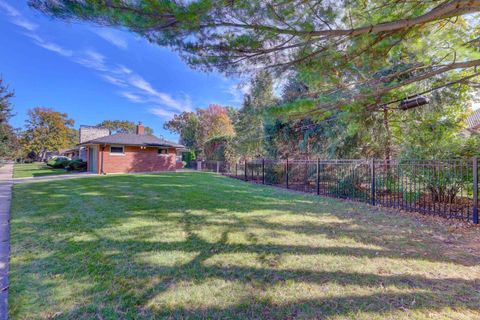 Tiny photo for 1401 Park Ridge Boulevard, Park Ridge, IL 60068 (MLS # 12514100)