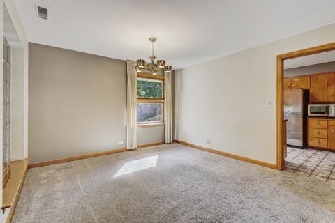 Tiny photo for 1401 Park Ridge Boulevard, Park Ridge, IL 60068 (MLS # 12514100)