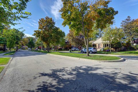 Tiny photo for 1401 Park Ridge Boulevard, Park Ridge, IL 60068 (MLS # 12514100)