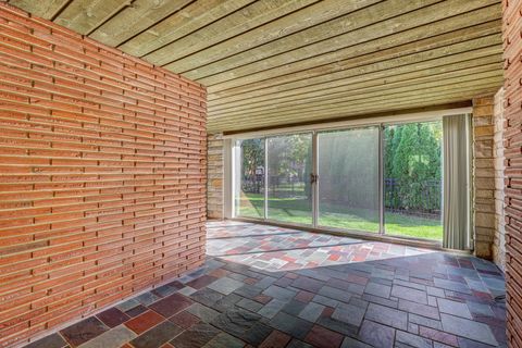 Tiny photo for 1401 Park Ridge Boulevard, Park Ridge, IL 60068 (MLS # 12514100)