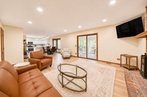 Tiny photo for 6 Heather Lane, Hawthorn Woods, IL 60047 (MLS # 12737988)