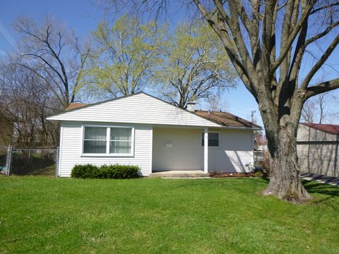 Tiny photo for 30 Aspen Lane, Carpentersville, IL 60110 (MLS # 12616482)