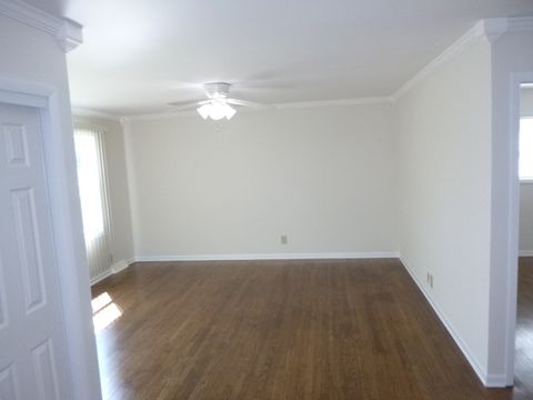 Tiny photo for 30 Aspen Lane, Carpentersville, IL 60110 (MLS # 12616482)