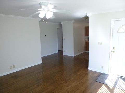 Tiny photo for 30 Aspen Lane, Carpentersville, IL 60110 (MLS # 12616482)