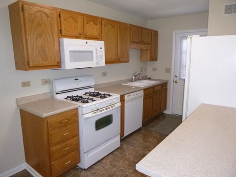 Tiny photo for 30 Aspen Lane, Carpentersville, IL 60110 (MLS # 12616482)