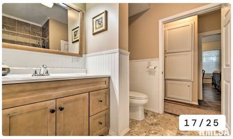 Tiny photo for 400 S FOREST Street, Carbondale, IL 62901 (MLS # EB459800)