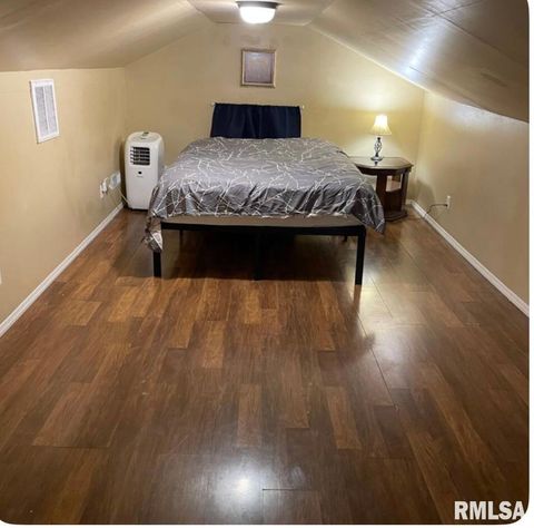 Tiny photo for 400 S FOREST Street, Carbondale, IL 62901 (MLS # EB459800)